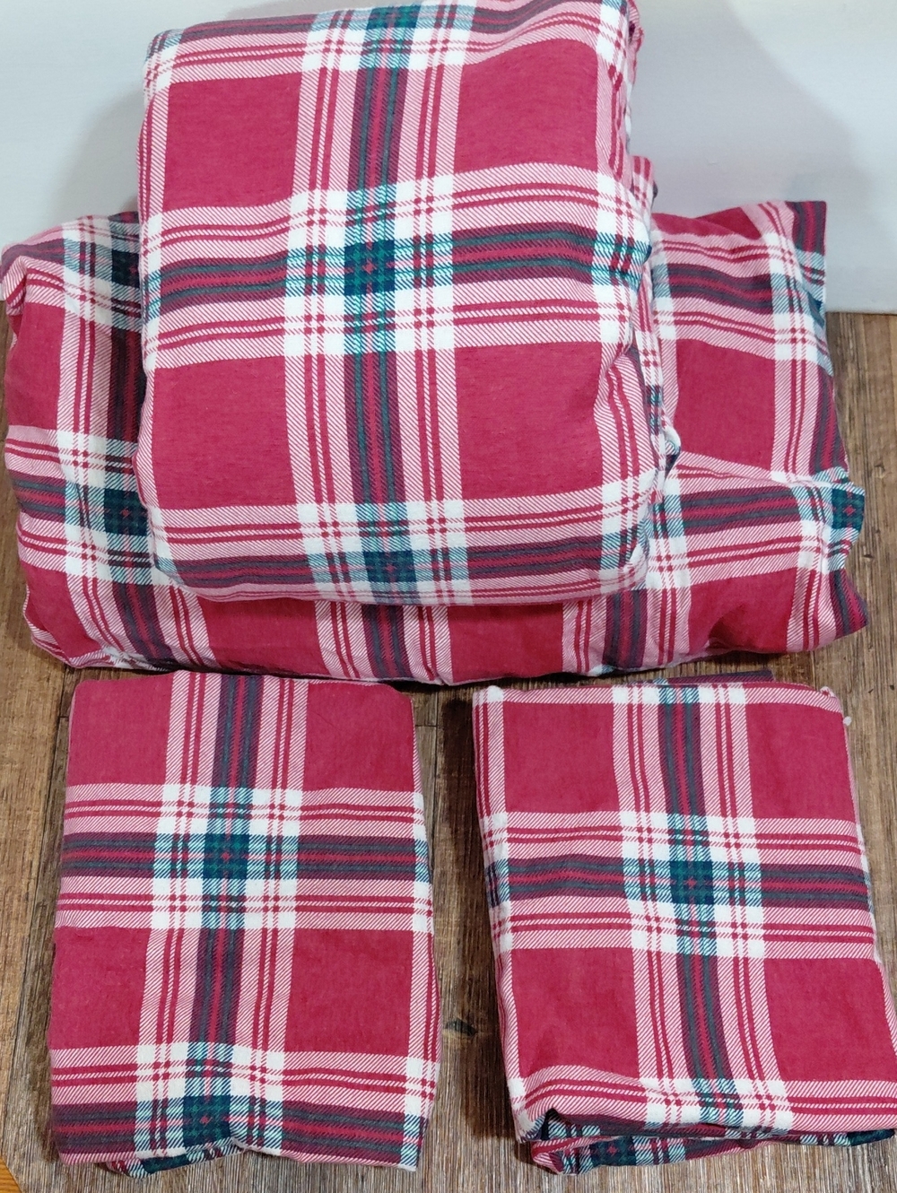 Cannon Full Size Red Plaid Cotton Flannel Sheet Set with White and Green Accents